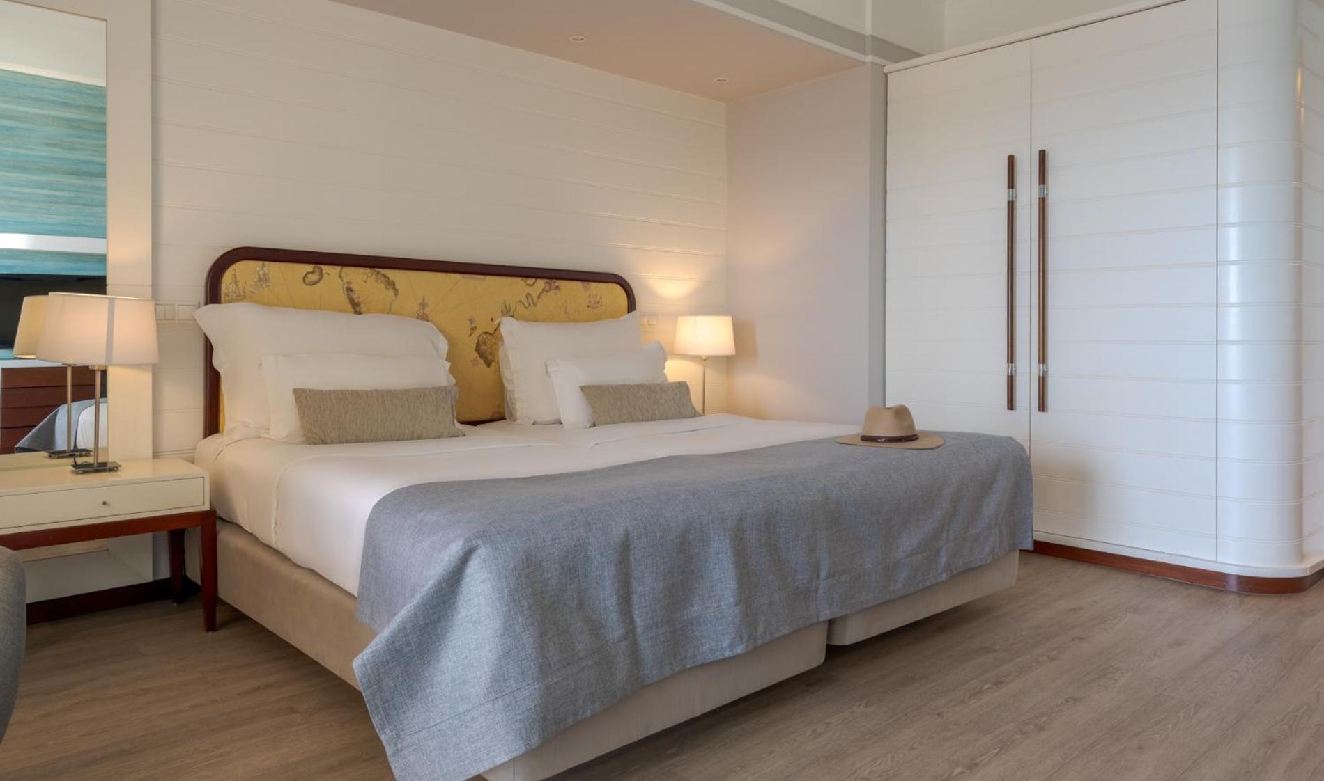 Pestana Alvor Praia Premium Beach & Golf Resort Dış mekan fotoğraf A bedroom at the hotel