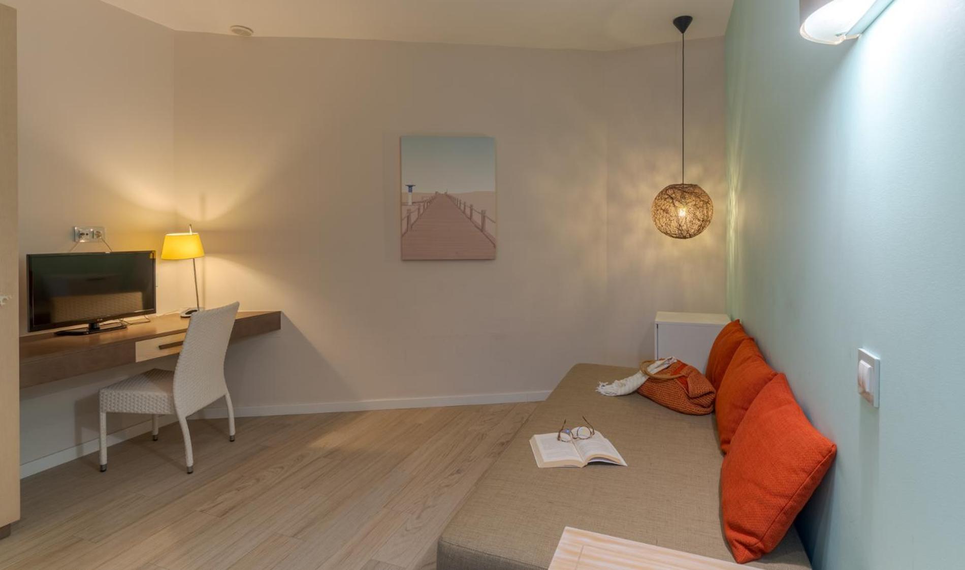 Pestana Alvor Praia Premium Beach & Golf Resort Dış mekan fotoğraf A room at the hotel