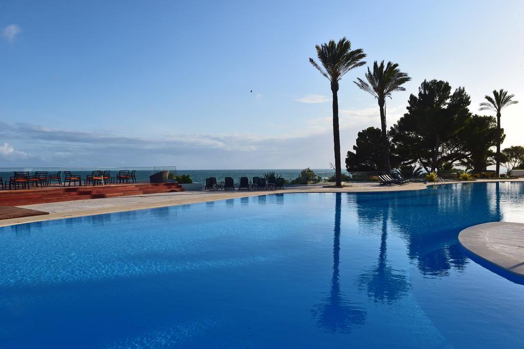 Pestana Alvor Praia Premium Beach & Golf Resort Dış mekan fotoğraf A swimming pool in Tunisia